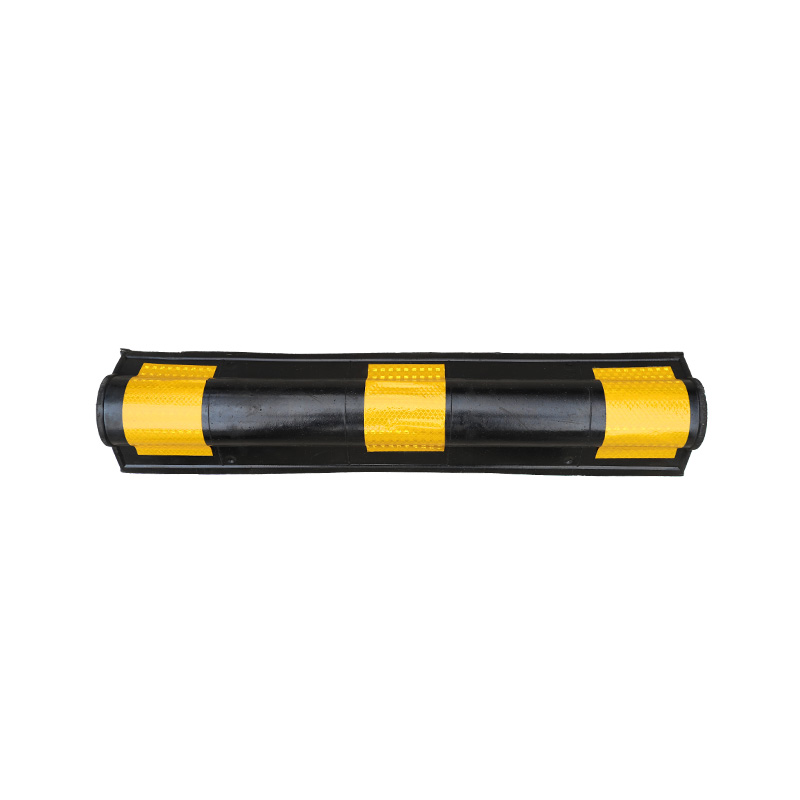 XP-RRCG601010 Rubber Parking Lot Corner Guards
