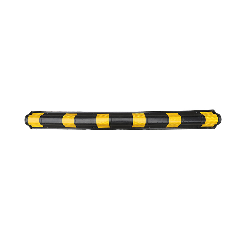 XP-RRCG121010 Rubber Parking Lot Corner Guards